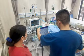 Bệnh viện Bạch Mai đã triển khai bệnh án điện tử giúp tạo thuận lợi và nâng cao chất lượng công tác điều trị cho người bệnh.