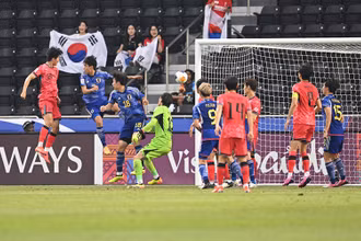 Tại vòng bảng, U23 Hàn Quốc (áo đỏ) thắng U23 Nhật Bản 1-0. 