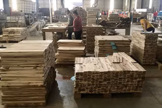 Sản xuất đồ gỗ xuất khẩu tại Công ty cổ phần TAVICO (Đồng Nai).