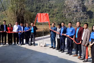 Lễ khánh thành cây cầu dân sinh tại xã Bằng Hữu, huyện Chi Lăng (Lạng Sơn).