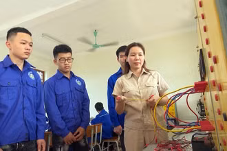 Mô hình đào tạo song song học nghề và học văn hóa cho học sinh đã tốt nghiệp trung học cơ sở tại Trường cao đẳng Than khoáng sản Việt Nam, tỉnh Thái Nguyên. (Ảnh TRỌNG BÌNH)