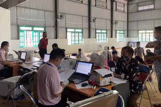 Ngân hàng chính sách-xã hội Tuần Giáo chi trả tiền dịch vụ môi trường rừng cho các chủ rừng tại huyện Tuần Giáo.