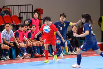 Đội tuyển Futsal nữ Việt Nam vượt qua Thái Lan để giành chức vô địch Đông Nam Á.