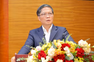 Đồng chí Trần Tuấn Anh phát biểu tại buổi làm việc.