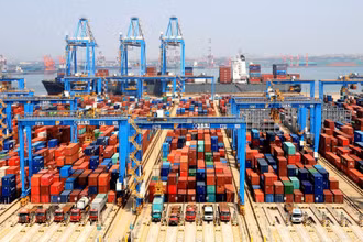 Trung Quốc được dự báo có mức tăng trưởng ổn định 4,8%. Ảnh: Tân Hoa xã