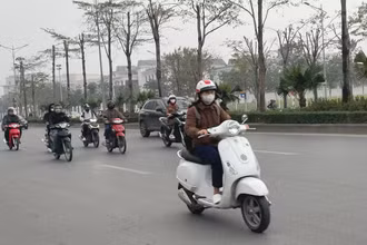 Khu vực Hà Nội sáng có sương mù. Ảnh: Đ.T