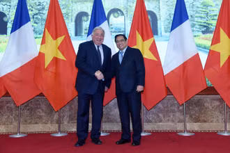 Thủ tướng Phạm Minh Chính tiếp Chủ tịch Thượng viện Cộng hòa Pháp Gérard Larcher. (Ảnh: Trần Hải)