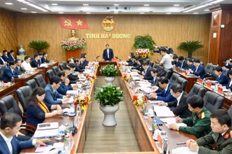 Thủ tướng Phạm Minh Chính và đoàn công tác làm việc với Ban Thường vụ Tỉnh ủy Hải Dương.