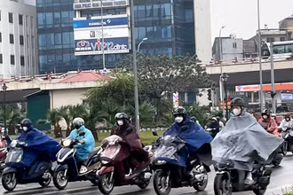 Hà Nội từ đêm 15/3 trời chuyển rét. Ảnh: Đ.T