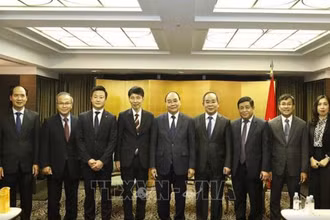 Trong thời gian ở Nhật Bản tham dự các hoạt động của Lễ Quốc tang cố Thủ tướng Abe Shinzo, Chủ tịch nước Nguyễn Xuân Phúc tiếp Thống đốc tỉnh Tochigi Fukuda Tomikazu. (Ảnh: TTXVN)