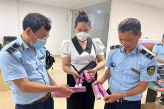 Hàng hóa vi phạm bị lực lượng quản lý thị trường thu giữ.
