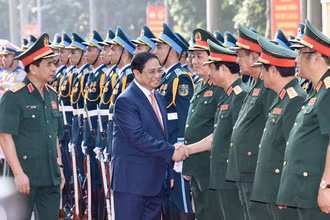 Thủ tướng Phạm Minh Chính và các đại biểu tham dự buổi lễ. 