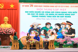 Đại biểu tham gia tọa đàm tại Hội nghị.