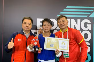 Võ sĩ Võ Thị Kim Ánh (giữa) giành vé dự Olympic Paris 2024. Ảnh: Liên đoàn Boxing Việt Nam