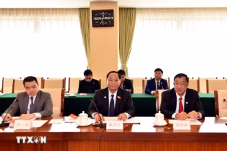 Phó Chủ tịch Quốc hội Trần Quang Phương tại buổi làm việc giữa hai nhóm nghị sỹ hữu nghị. (Ảnh: TTXVN)