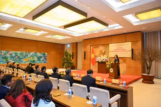 Quang cảnh lễ trao tặng Huân chương Hồ Chí Minh, Huân chương Quân công, Huân chương Lao động tại Nhà Quốc hội.