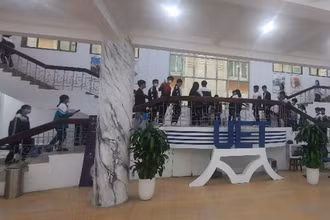 Thí sinh làm thủ tục dự thi kỳ thi đánh giá năng lực tại Trường đại học Công nghệ, Đại học Quốc gia Hà Nội.