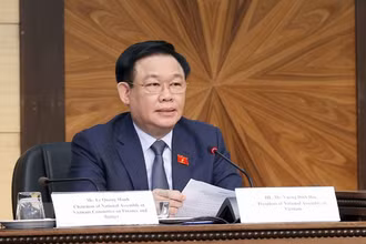 Chủ tịch Quốc hội Vương Đình Huệ phát biểu tại Diễn đàn Chính sách, Pháp luật về Thúc đẩy Hợp tác Kinh tế, Thương mại và Đầu tư Việt Nam-Iran. (Ảnh: TTXVN)
