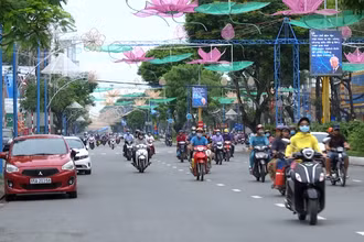 Các phương tiện tham gia giao thông tại thành phố Cần Thơ.