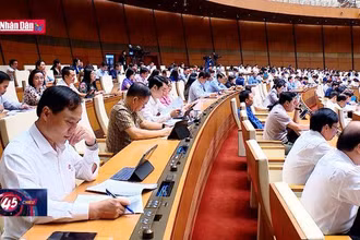 Đổi mới phương thức thảo luận từ tham luận sang tranh luận