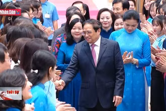 Thủ tướng Phạm Minh Chính đối thoại với phụ nữ Việt Nam