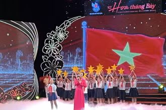 Tiết mục nghệ thuật được biểu diễn tại chương trình.
