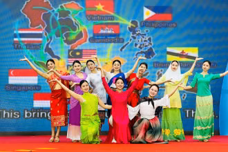 Festival “Phụ nữ Thủ đô vì hòa bình, phát triển” lan tỏa tinh thần đoàn kết, kết nối, hội nhập và phát triển giữa phụ nữ Hà Nội và phụ nữ quốc tế. 