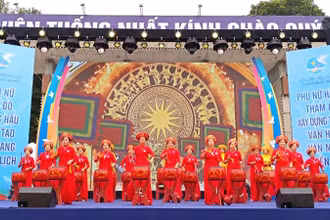 Màn trình diễn tại Liên hoan “Vũ điệu hòa bình - hữu nghị”.