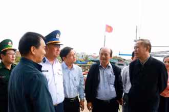 Ban chỉ đạo quốc gia IUU kiểm tra công tác chống khai thác IUU tại cảng cá Đông Tác, thành phố Tuy Hòa, Phú Yên.