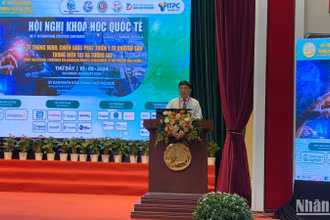 Ông Nguyễn Kỳ Phùng, Phó Chủ tịch Ủy ban nhân dân thành phố Thủ Đức phát biểu khai mạc hội nghị.