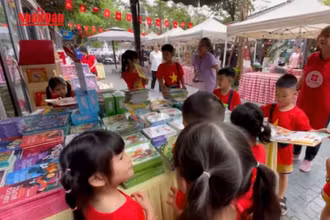 [Video] Lan tỏa văn hóa đọc, khơi nguồn tri thức tại Phố Sách Hà Nội 
