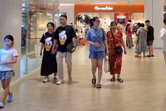 Thúc đẩy tiêu dùng là một trong những giải pháp quan trọng để tăng trưởng kinh tế. (Ảnh: PHƯƠNG ANH)
