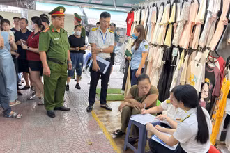Tuyên truyền công tác quản lý thuế đối với hộ kinh doanh.