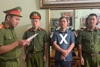 Cơ quan điều tra công bố lệnh khám xét nơi ở của Vũ Văn Hinh.