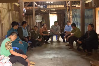 Lực lượng kiểm lâm tăng cường tuyên truyền nhằm nâng cao ý thức, nhận thức về phòng, chống cháy rừng của người dân.