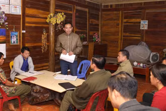 Công tác luân chuyển cán bộ vừa tạo môi trường rèn luyện cho cán bộ, vừa tăng cường nguồn lực cho cơ sở còn gặp khó khăn.