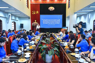 Toàn cảnh buổi lễ, diễn ra tại trụ sở Bộ Biên tập Báo Nhân Dân. (Ảnh: THÀNH ĐẠT)