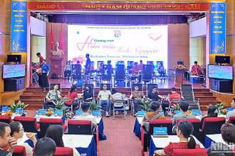 Ngày hội thu hút hàng nghìn bạn trẻ đến hiến máu tình nguyện.