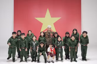 Những nhân vật chính xuất hiện trong MV "Em bé Việt Nam".
