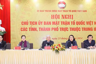 Các đồng chí chủ trì Hội nghị.