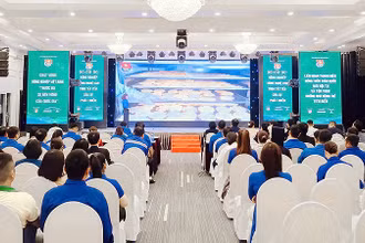 Các thí sinh trình bày dự án khởi nghiệp tại chung kết Cuộc thi.