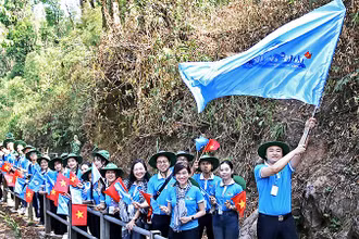 Thanh niên, sinh viên tiêu biểu trên hành trình đến Cột mốc số 0 tại xã Sín Thầu (huyện Mường Nhé, tỉnh Điện Biên). 