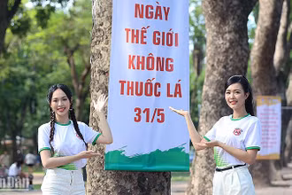 Á hậu Việt Nam 2022 Trịnh Thùy Linh và Người đẹp Nhân ái - Top 5 Hoa hậu Việt Nam 2022 Nguyễn Ngọc Mai tại Giải chạy “Thanh niên Việt Nam nói Không với thuốc lá và thuốc lá điện tử năm 2023”.