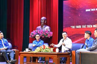 Đồng chí Lê Quốc Minh chia sẻ ý kiến tại Tọa đàm.