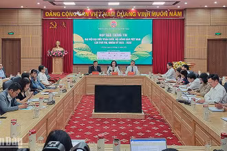 Đại diện lãnh đạo Trung ương Hội Nông dân Việt Nam cung cấp thông tin tại buổi họp báo.