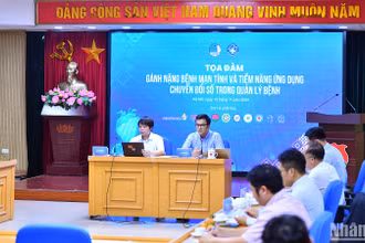 Toàn cảnh Tọa đàm "Gánh nặng bệnh mạn tính và tiềm năng ứng dụng chuyển đổi số trong quản lý bệnh" trong khuôn khổ chương trình Gặp gỡ báo chí công bố kết quả Hành trình "Thầy thuốc trẻ làm theo lời Bác, tình nguyện vì sức khỏe cộng đồng" năm 2024.
