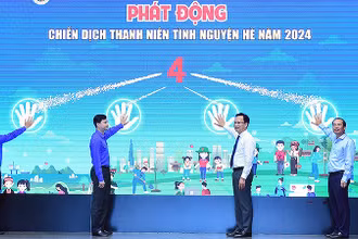 Đại diện Trung ương Đoàn, Đảng ủy, Đoàn Khối các cơ quan Trung ương và các đơn vị liên quan thực hiện nghi thức phát động Chiến dịch.
