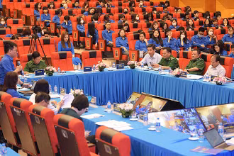 Toàn cảnh Diễn đàn tại đầu cầu Hà Nội.