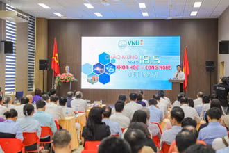 Quang cảnh buổi gặp mặt các nhà khoa học.