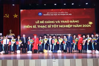 Quang cảnh buổi lễ trao bằng tốt nghiệp. (Ảnh: THANH TÙNG)
